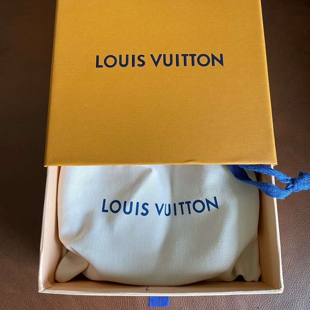 Authentic LV belt 42